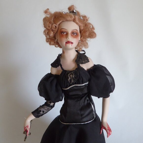 OOAK 18” DRACULA BRIDE VAMPIRE LUCY SCARY GOTHIC HORROR UNDEAD DOLL PROP ODDITY - Picture 2 of 16